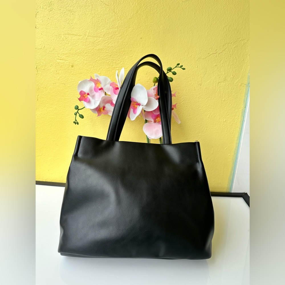JUICY COUTURE Black Quilted Puff Tote Bag - Picture 3 of 6